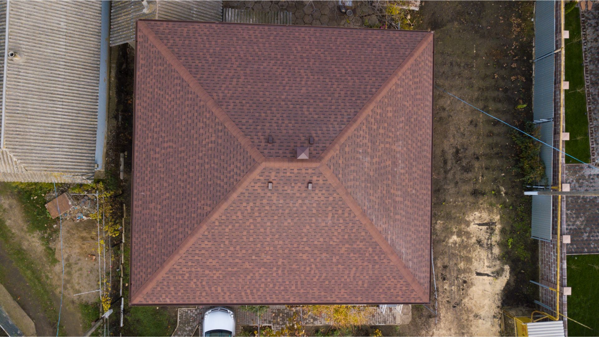 Lucrarea noastră cu șindrila bituminoasă IKO Cambridge, din raionul Drochia. O soluţie excelentă pentru proiectele de renovare pentru orice tip şi formă de acoperiş cu pantă.